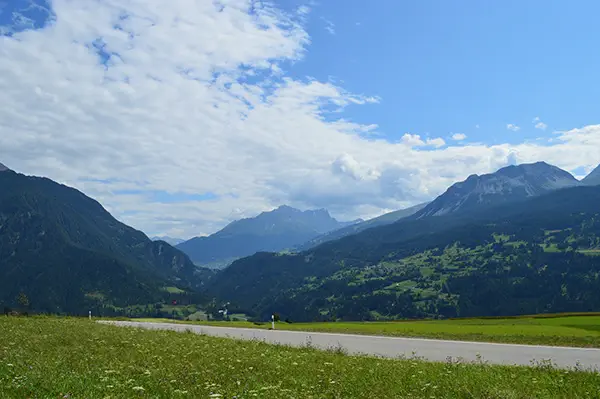 Panoramablick ins Tal vom Quartier La Pala