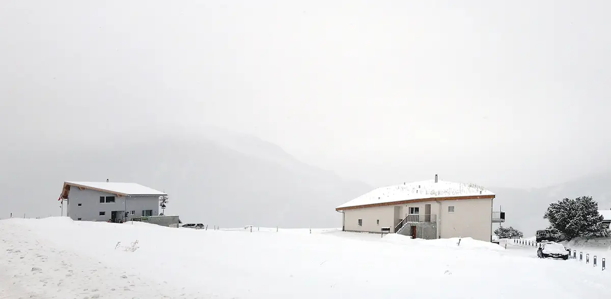 Winteransicht des Quartier La Pala in alpiner Landschaft